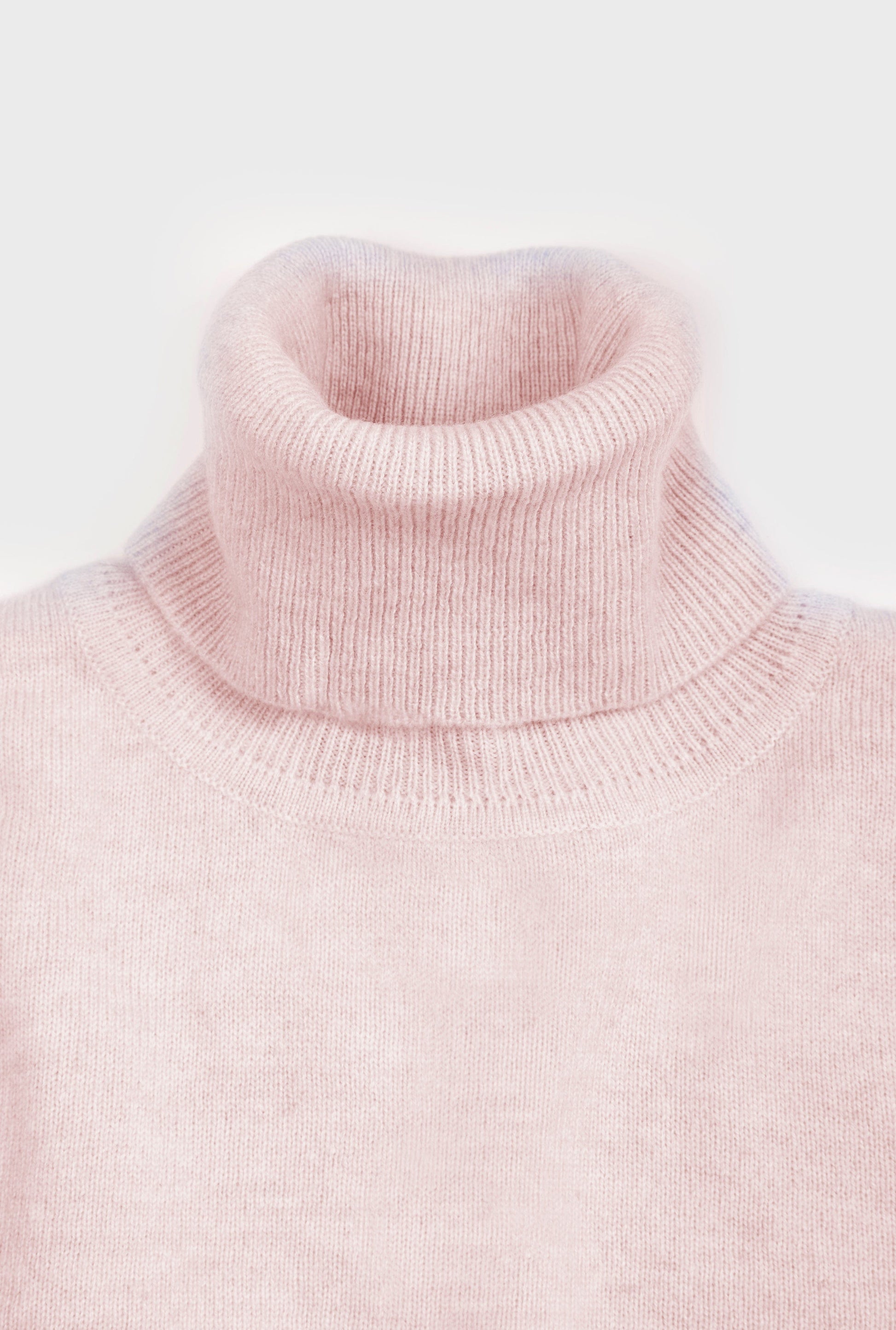 Cashmere Roll Neck in Pastel Pink