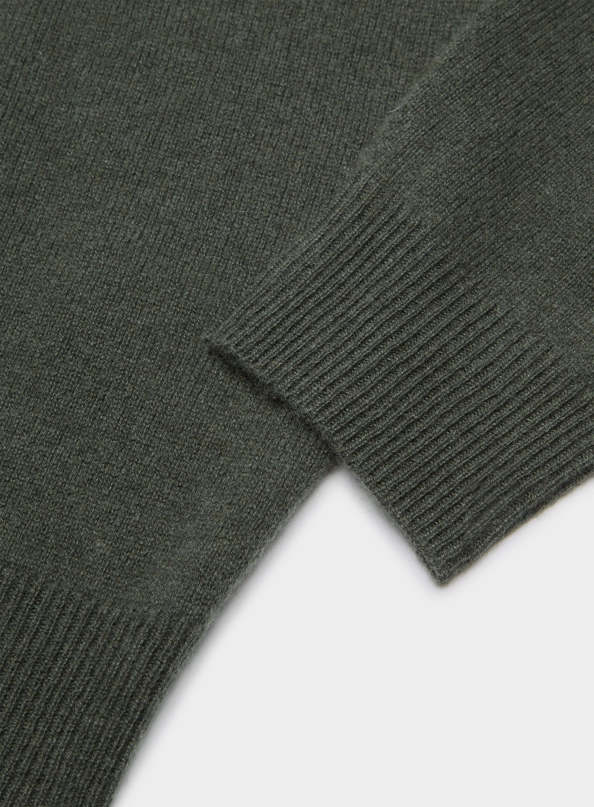 Cashmere V Neck in Highland Green