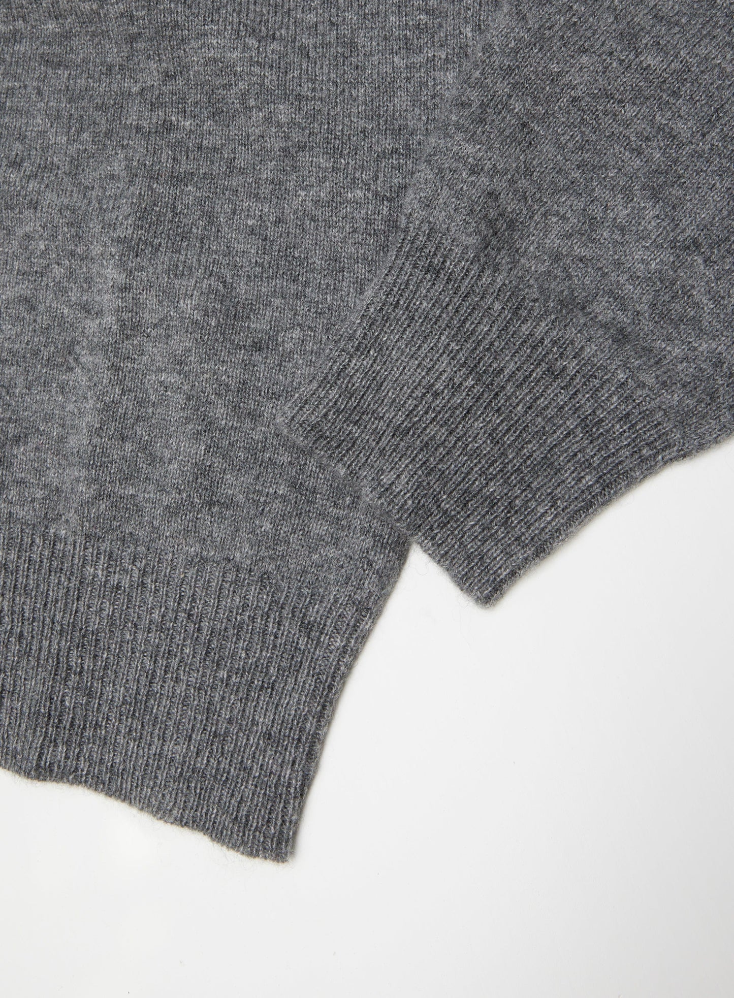 Cashmere V Neck in Mid Grey