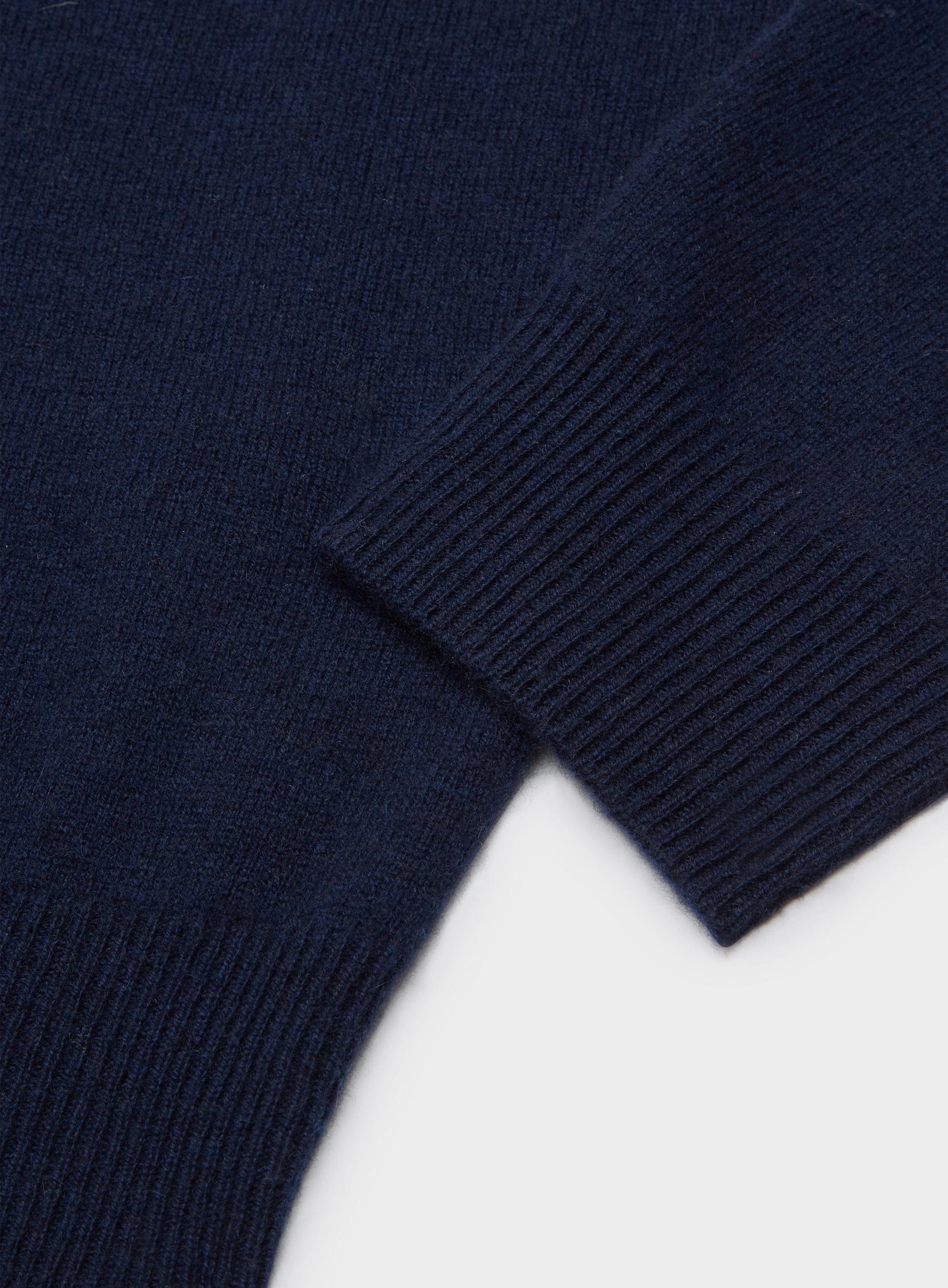 Cashmere V Neck in Navy